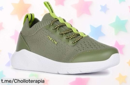 Zapatillas Geox J Sprintye Boy A para niños, ligeras como una pluma y ahora a un precio de ganga que no podrás dejar pasar. ¡Haz que tus pequeños corran felices ya!