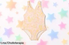 Bañador de una pieza para niñas Amazon Essentials x Sofia Grainge, ¡super chollo de verano con tirantes cruzados! Aprovecha este precio increíble y deja que disfruten del sol como nunca.