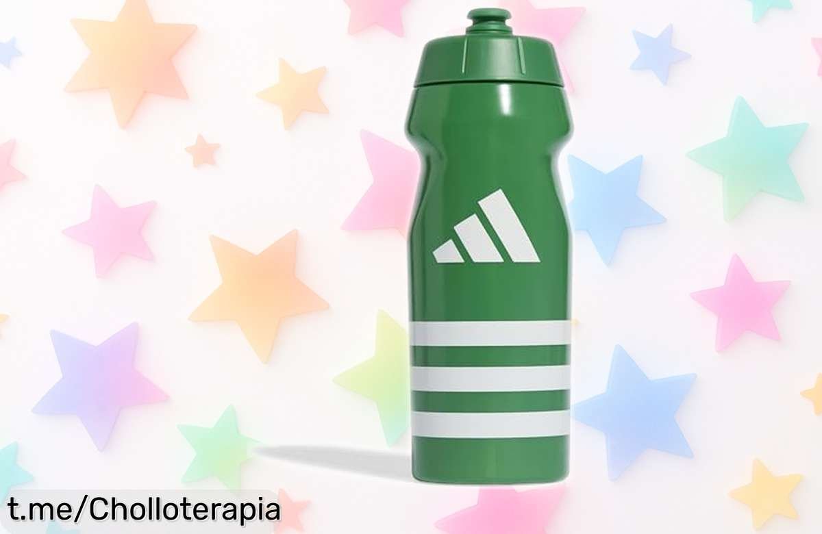 Botella deportiva adidas Tiro 0.5L, el chollo ideal para hidratarte sin goteo, ¡aprovéchala y llévala contigo a todas partes!