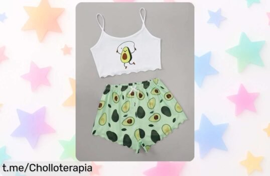 Pijama de mujer con camiseta de aguacates y pantalón corto, super chollo para estar en casa estilosa y fresquita. ¡No te pierdas este precio rebajado que eleva tus días tranquilos!