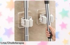 Sorprendente pack de 4 soportes autoadhesivos para fregona y escoba, organiza tu hogar fácilmente con esta oferta impresionante que no podrás dejar escapar.