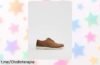 Zapato blucher marrón claro de polipiel con bordado único a precio de escándalo: aprovecha esta oferta antes que se acabe y luce increíble cada día.