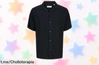 Camisa estilo resort de JACK & JONES con cuello cubano y corte relajado, ahora a un precio regalado que te hará lucir increíble en cualquier ocasión. ¡No dejes pasar esta oferta!