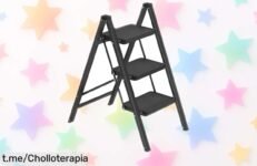 Escalera plegable de 3 peldaños SONGMICS, resistencia increíble y seguridad total en casa a un precio que vuela ¡Aprovecha este chollo antes de que se acabe!