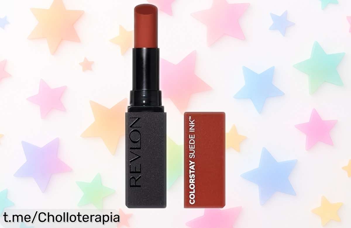 Labial mate Revlon ColorStay Suede Ink que no se va, ahora a precio de escándalo: no te quedes sin tu tono brutal y deslumbra con sonrisas inolvidables.