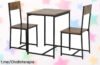 Mesa de cocina fija con 2 sillas pack Jess en roble cambrian y negro, la solución perfecta para tu rincón ideal a precio regalado. ¡No dejes pasar esta oportunidad única!