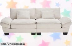 Sofá de dos plazas tapizado en terciopelo beige, ¡rebajado y con un ofertón que no puedes dejar escapar! Dale a tu hogar el toque elegante que merece.