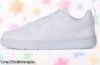 Zapatillas Nike Court Borough Low Recraft a precio de ganga, resiste cada paso con estilo y comodidad. ¡Hazte las tuyas antes que vuelen!